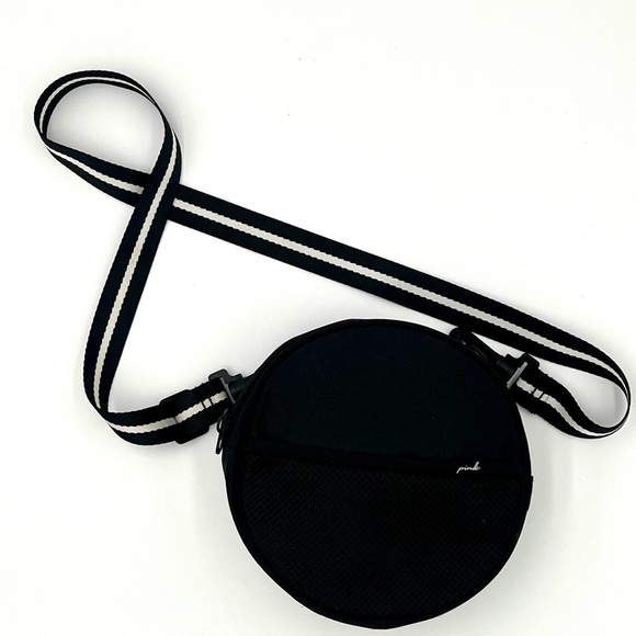 Victoria’s Secret PINK Round 2 in 1 Black Crossbody Fanny Pack Travel Vacay Bag - Picture 4 of 7